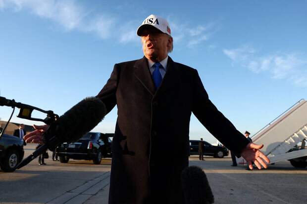 Трампа призвали применить ядерное оружие для решения проблемы с Ормузским проливом