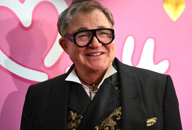 Расставшийся с женой Дибров внезапно сменил имидж