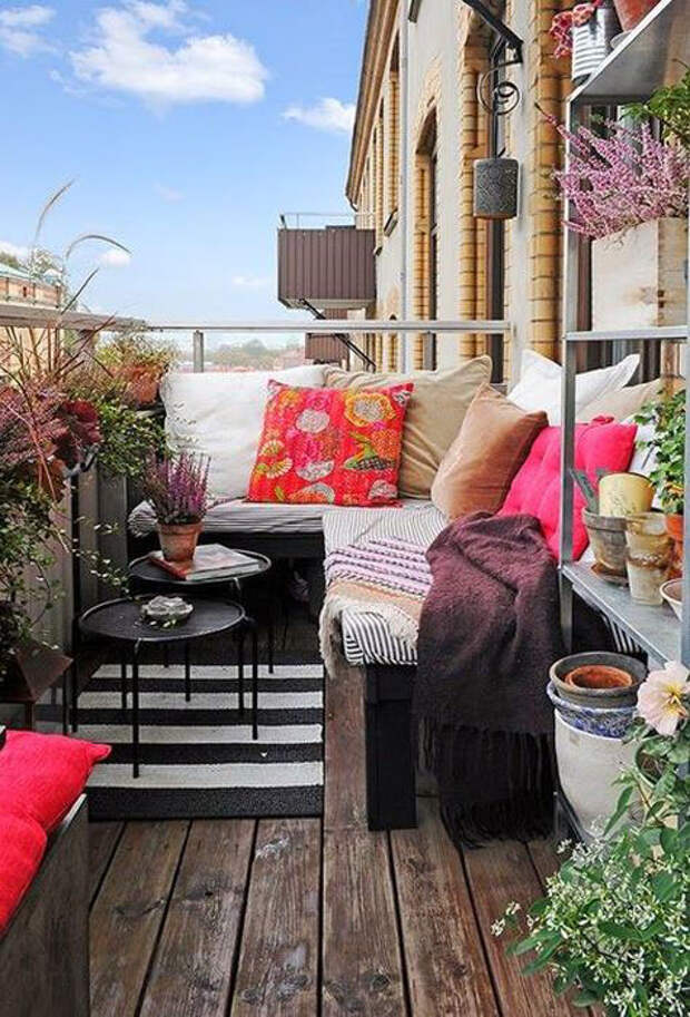 Мебель для маленького балкона: 15 стильных и практичных примеров