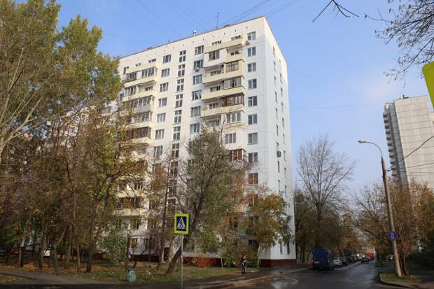 В этой 12-этажке на Старомарьинском шоссе писатель бывал не раз / Фото: Ярослав Чингаев, «Звездный бульвар»