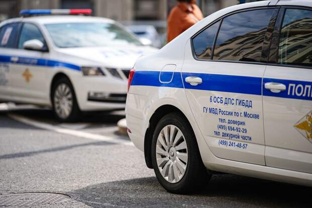 Восемь автомобилей столкнулись на Ленинском проспекте в Москве