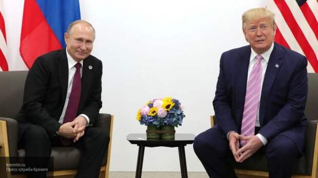 Путин и Трамп по телефону договорились тесно сотрудничать в борьбе с коронавирусом