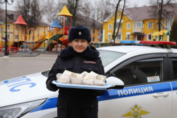 Сотрудники Госавтоинспекции города Суворов Тульской области приняли участие во Всероссийской акции «Блокадный хлеб»