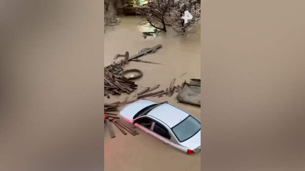 Железнодорожный мост обрушился после ливней в Дагестане