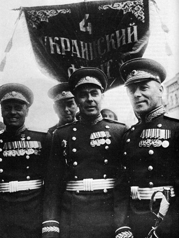КПСС берёт власть: истоки советского дворцового переворота