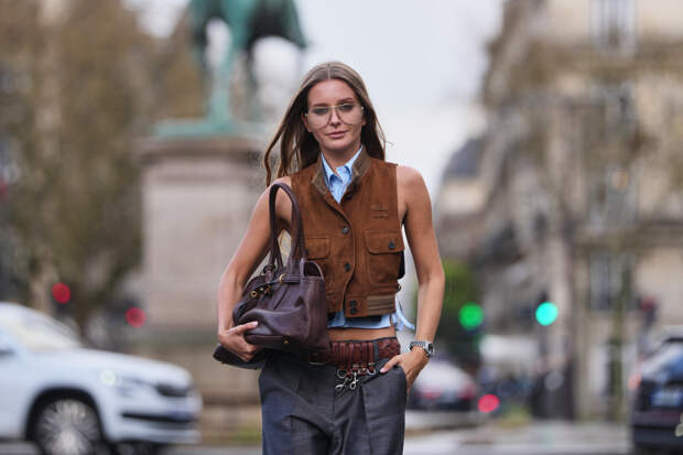 Сочетание цветов в одежде: правила подбора оттенков и советы стилистов