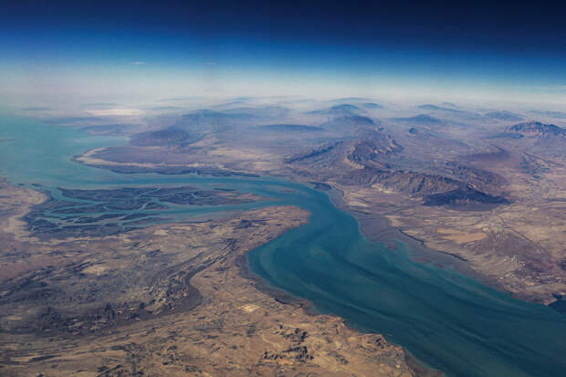 МИД Ирана: суда ряда стран с разрешения Тегерана прошли через Ормузский пролив