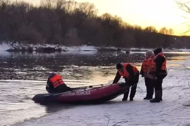 Женщина из Звенигорода рассказала о водоворотах в реке, куда провалились дети