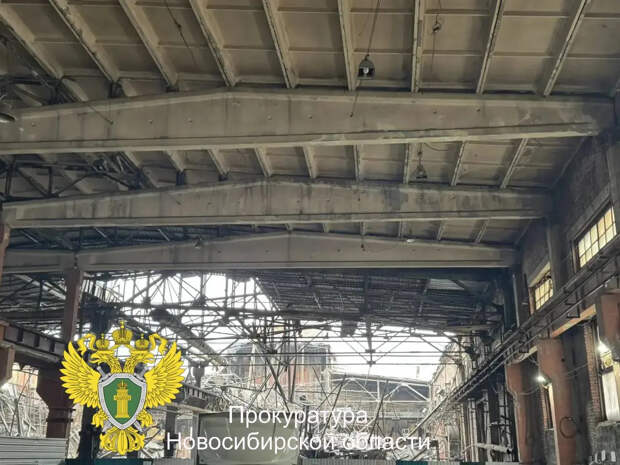 Прокуратура начала проверку после обрушения крыши склада