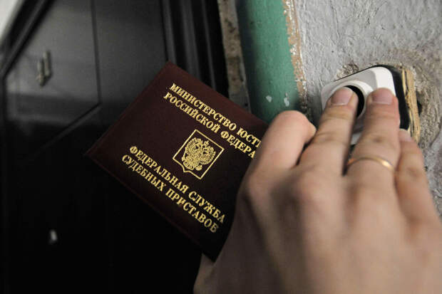 В Кузбассе судебные приставы нашли должницу по алиментам в подполье