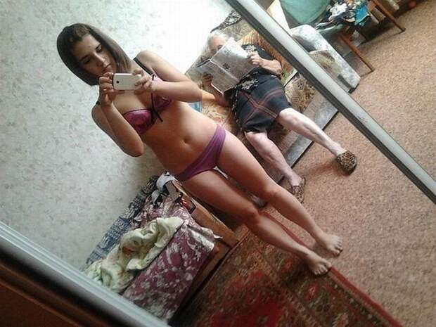 26 безумных фотографий девушек, которые не должны были попасть в интернет (26 фото) 26 безумных фотографий девушек, которые не должны были попасть в интернет (26 фото)