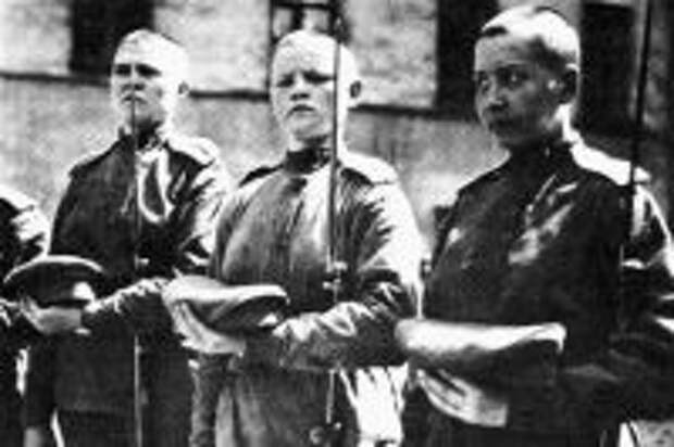 Женские батальоны смерти. Июнь 1917 — ноябрь 1918. В строю. Фото. Лето 1917.
