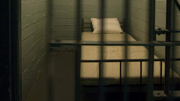 Британских туристов приговорили к 10 годам тюрьмы в Иране за шпионаж