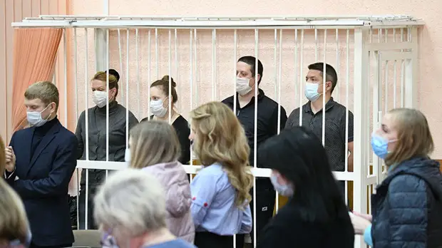 От пяти до 14 лет: суд вынес приговоры восьми фигурантам дела о пожаре в ТЦ «Зимняя вишня»