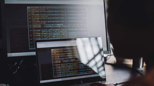 HR-эксперт Захаров: спрос на начинающих программистов снижается