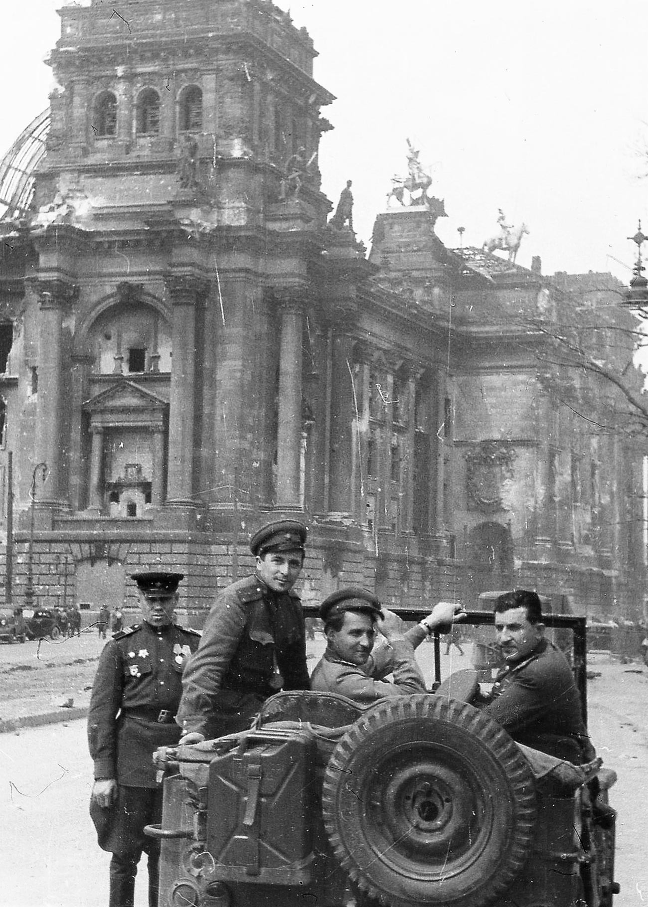 Берлин 1945: редкие кадры советских фотографов (ФОТО)