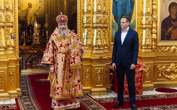 Павел Малков принял участие в Пасхальном богослужении