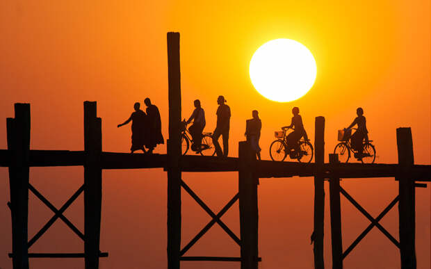 закаты. Мост У-Бейн. Мьянма