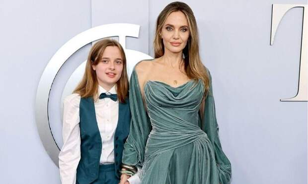 Стильный дуэт: Анджелина Джоли и ее дочь Вивьен на красной дорожке премии Tony Awards