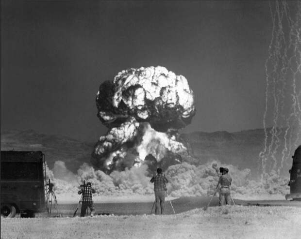Проект «Манхэттен». Как человечество породило атомную бомбу день в истории, проект «Манхэттен», сша