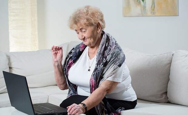Старики-онлайнеры: Чего пенсионерам не хватает в сети?
