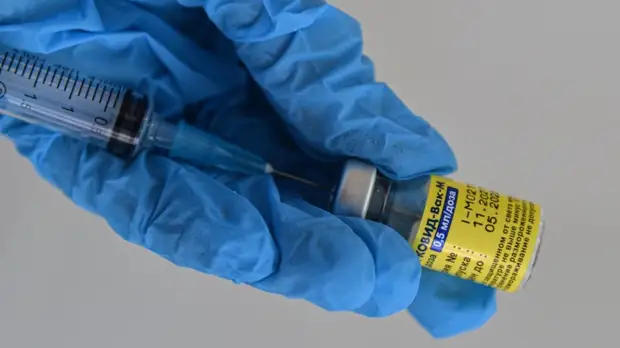 «В 13 центрах на базе детских поликлиник»: в Москве стартовала добровольная вакцинация подростков «Спутником М»