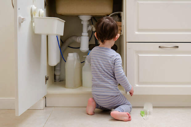 В Уссурийске ребенок оказался в больнице, выпив средство для мытья кистей