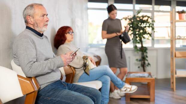 «Мне только спросить»: как не нарваться на конфликт в очереди