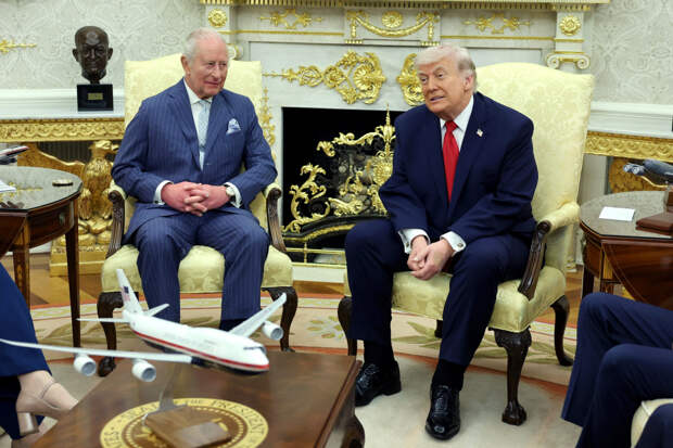 Трамп подшутил над королем Британии