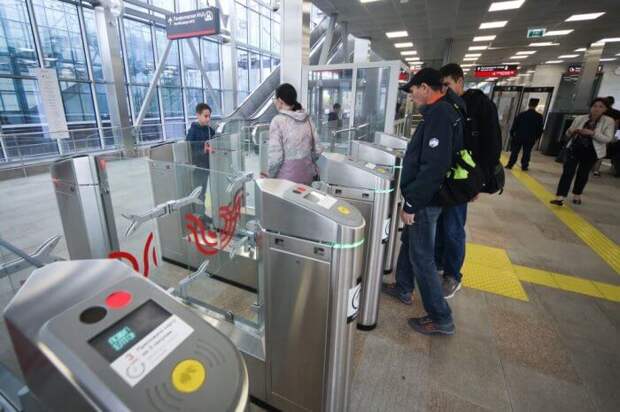 Оплата банковской картой станет доступна на всех турникетах МЦК «Коптево»