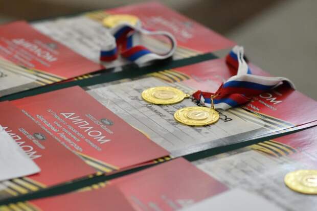 В Майкопе подвели итоги городского конкурса юных художников