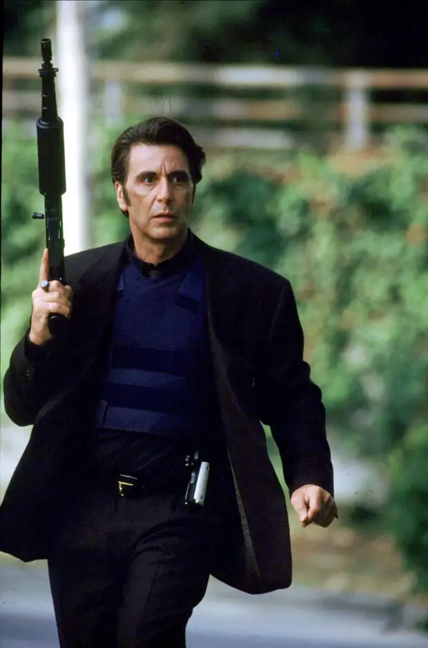 Встречается с 28-летней девушкой и танцует на улицах: как сейчас выглядит и чем занимается Аль Пачино