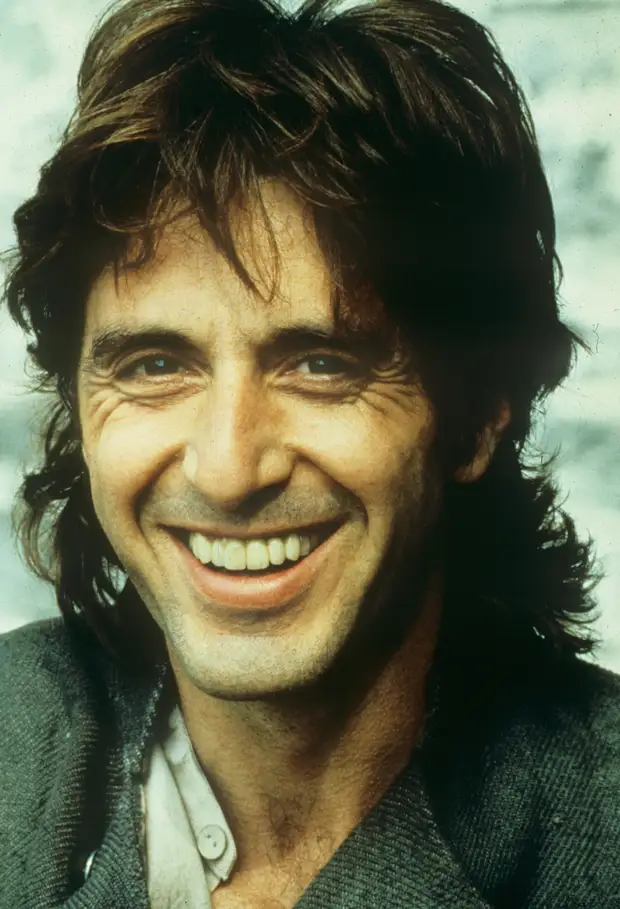 Встречается с 28-летней девушкой и танцует на улицах: как сейчас выглядит и чем занимается Аль Пачино