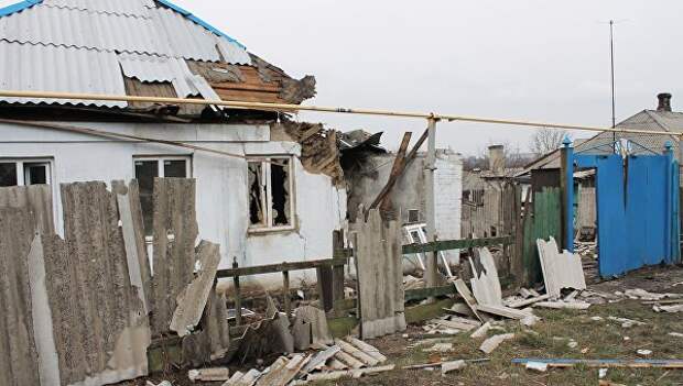 Жилой дом, пострадавший в результате обстрела украинскими силовиками, в Макеевке