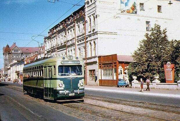Трамвай МТВ-82 на улице Свердлова. Харьков, Украина, 1959