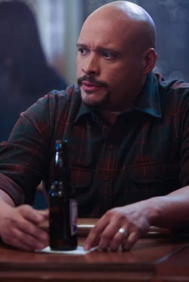 Cruz at Molly's - Chicago Fire Season 12 Episode 5