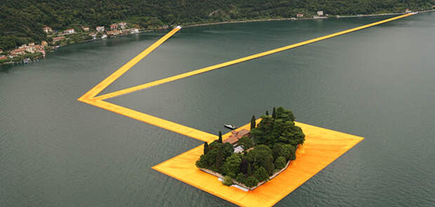 Floating piers open christo jeanne claude italy 26