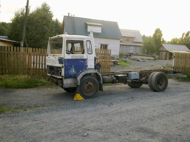 Отец купил своему сыну, который только что закончил школу, убитую Volvo F6 и вместе восстановили её в идеал