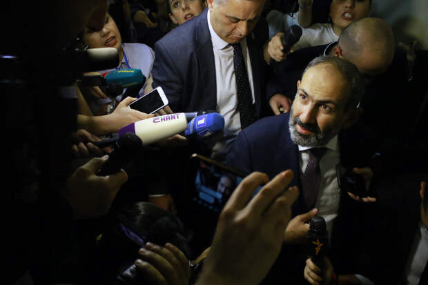 Лидер протестов в Армении выдвинул условие Пашиняну