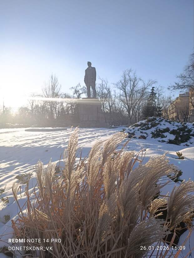 Памятник Артёму на месте