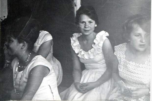 Блог - 18 любопытных фотографий о том, какими были выпускники в СССР