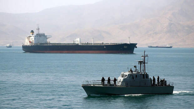 Более 50 судов прошли за неделю Ормузским проливом