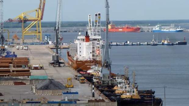 Почему ВСУ перестали бить по российским НПЗ, сосредоточившись на ударах по