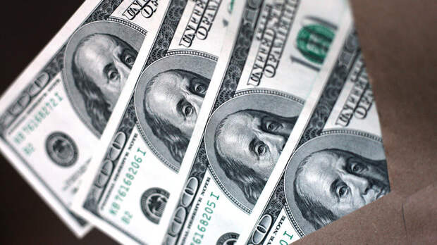 Песков: расчеты с США в долларах не противоречат переходу на нацвалюты