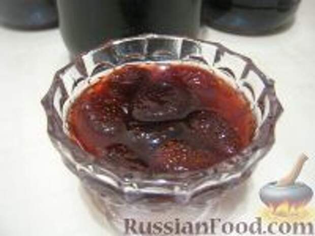 Фото к рецепту: "Королевское" варенье из клубники Фото к рецепту: "Королевское" варенье из клубники