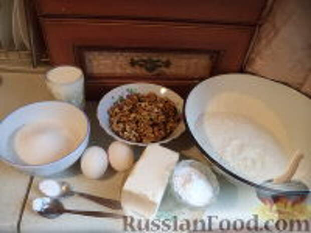 Фото приготовления рецепта: Шарики на кефире с ореховой начинкой - шаг №1
