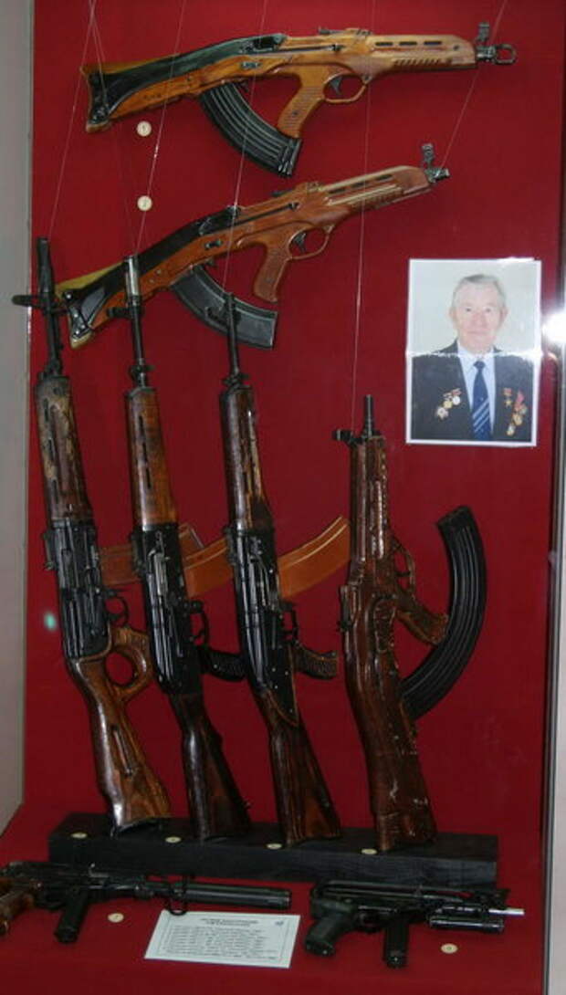 Стенд с оружием конструктора Н.М. Афанасьева. Фото: guns.allzip.org