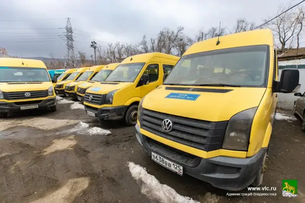 Во Владивостоке выставлены на продажу автобусы
