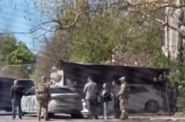 В Одессе задержали участников ОПГ в Infiniti с поддельными дипномерами США