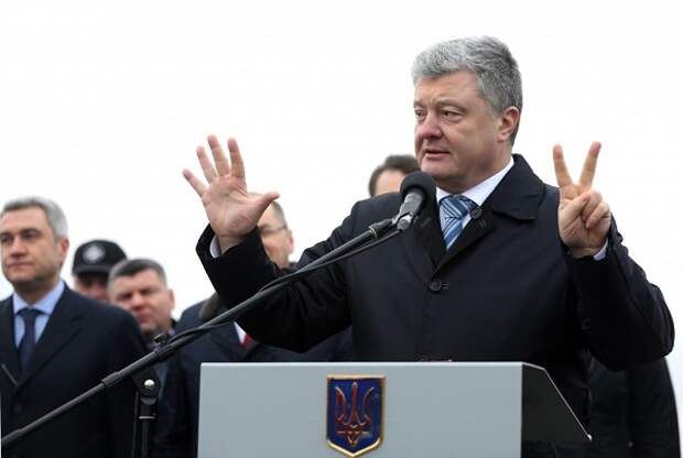 Жители Одессы благодарили Порошенко и плакали Жители Одессы благодарили Порошенко и плакали